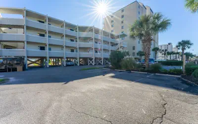 Ocean Pier Beach-view Condos