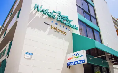 Waikiki Beachside Hostel