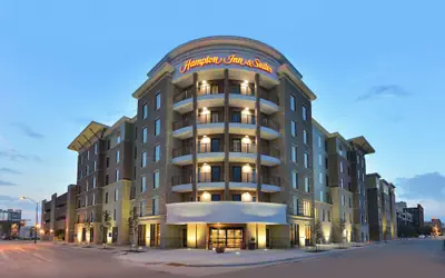 Hampton Inn & Suites Des Moines Downtown