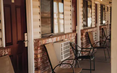 Whispering Sands Motel