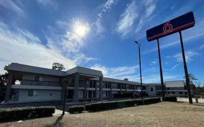 Motel 6 Texarkana, TX
