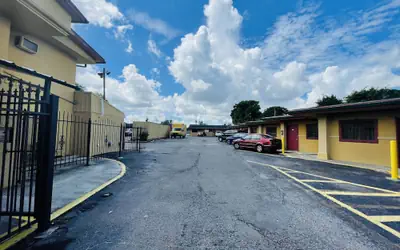 Royal Palms Motel & RV Park