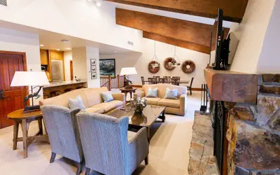 One Bedroom Townhouse with Hot Tub 1 Apartment Hotel by RedAwning