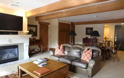 Deluxe Studio Hotel Room by RedAwning