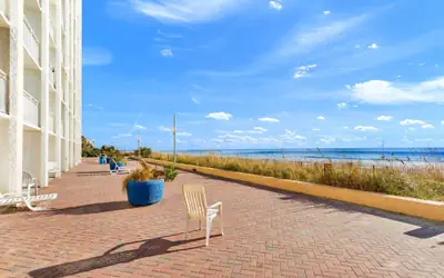 SeaMist Driftwood Vacation Studio with Balcony