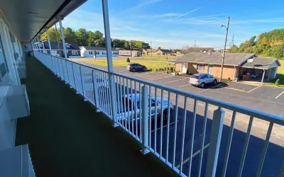 Lake Logan Inn Capital O Ohio