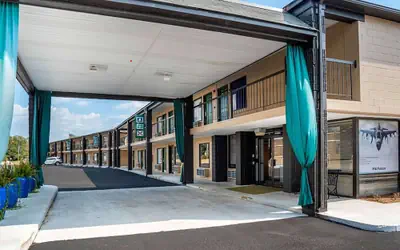 Super 8 by Wyndham Daleville/Fort Novosel