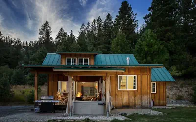 Beaver Hill Cabin Near Plain 2 Bedroom Home by NW Comfy Cabins by RedAwning