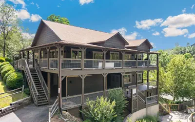 Er305- Bear Right Inn- Great Location- Close To Town 9 Bedroom Cabin by RedAwning