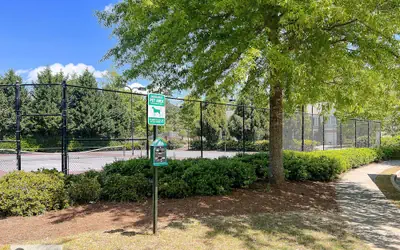 4 - Bed home, w/ Cali King Bed - 12 mins. to DTWN