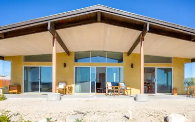 Las Alas Del Sol- A Desert Architectural Gem 2 Bedroom Home by RedAwning