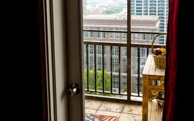 DTWN luxury condo 99 percent Walk score