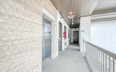 Comfeeni Inn and Suites