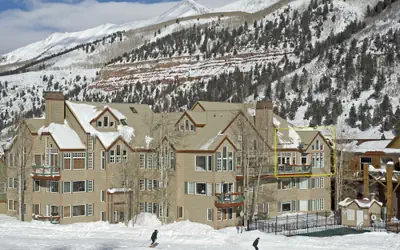 Slopeside Paradise Penthouse At Lift 7, Views, Fireplace, Deck, Hot Tub 3 Bedroom Condo by RedAwning