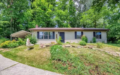 Farmhouse Cottage - Close To Tanger Outlets And Pigeon Forge! 3 Bedroom Home by RedAwning