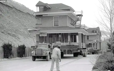 Goldsmith's Riverfront Inn