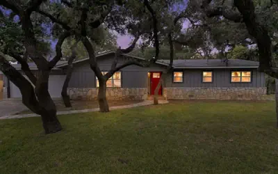 Luxury Home Just 5 min From Main St