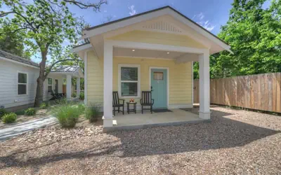 The Grove-c With Hot Tub - Walk to Main Street