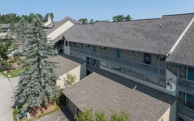 Stoneridge 3BR Standard Condo, Sleeps 8 by RedAwning