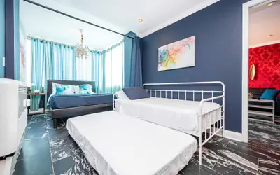 ATL Downtown Condo with Free Parking