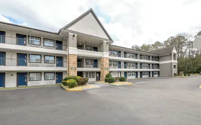 Motel 6 Columbus, GA – Columbus Airport
