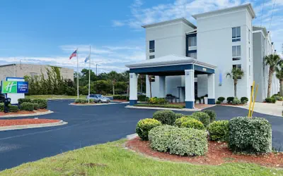 Holiday Inn Express N.Myrtle Beach- Little River by IHG