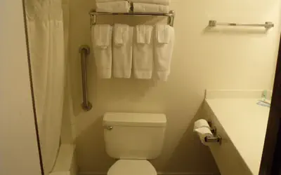 Clarion Pointe Winslow I-40