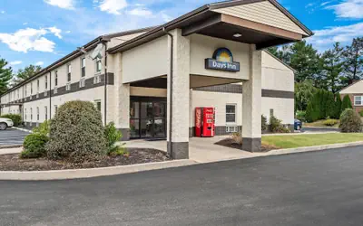 Days Inn by Wyndham Lancaster PA Dutch Country