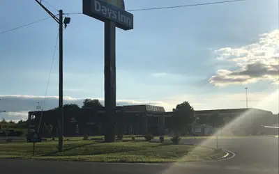 Days Inn by Wyndham Cave City