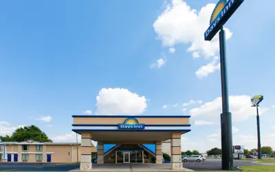 Days Inn by Wyndham Norman