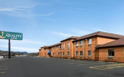Quality Inn Summersville - New River Area
