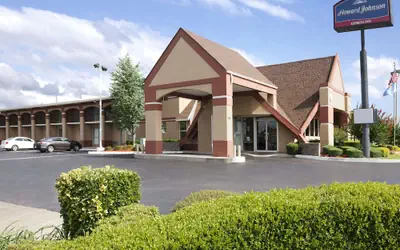 Howard Johnson by Wyndham Oklahoma City Airport/ Fairgrounds