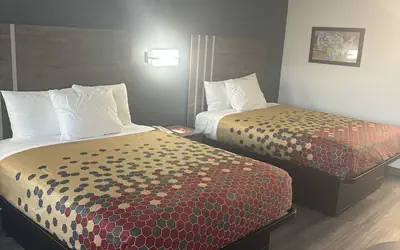 Econo Lodge Calhoun South