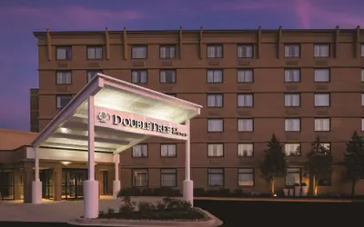DoubleTree by Hilton Hotel Laurel