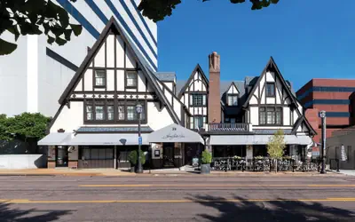 Seven Gables, St. Louis West, a Tribute Portfolio Hotel