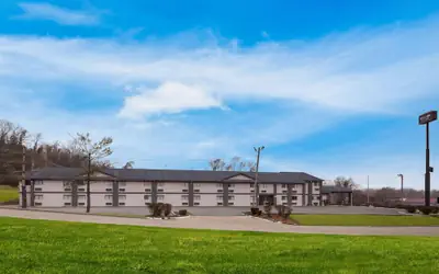 Red Lion Inn & Suites Caseyville