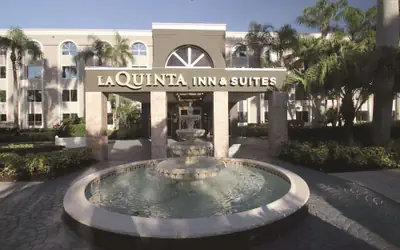 La Quinta Inn & Suites by Wyndham Coral Springs South