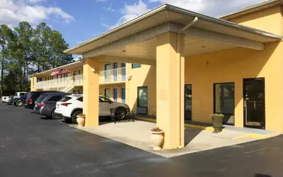 Motel 6 Macclenny, FL