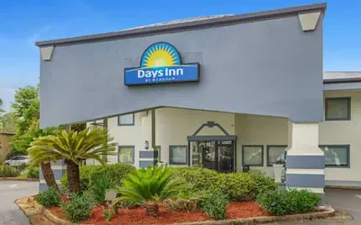 Days Inn by Wyndham Foley