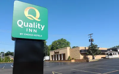 Quality Inn Rochester West