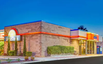 Days Inn by Wyndham Bradenton - Near the Gulf