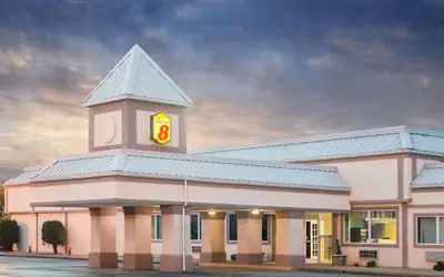 Super 8 by Wyndham Williamsburg