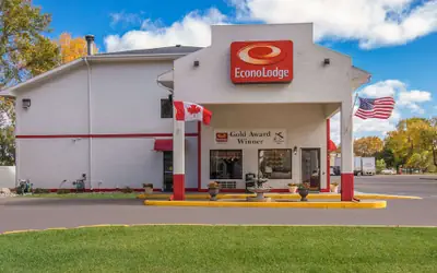 Econo Lodge Grand Forks near University