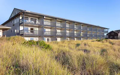 Lincoln Sands Oceanfront Resort, an Ascend Collection Hotel