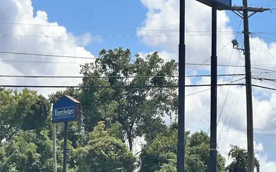 Travelodge by Wyndham Clarksville