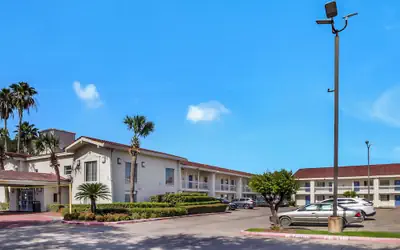 Motel 6 Baytown, TX - Garth Rd