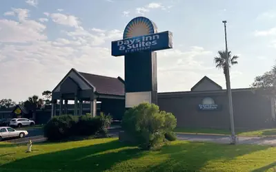 Days Inn & Suites by Wyndham Jennings