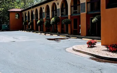 Econo Lodge Gainesville Downtown Area