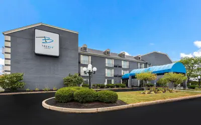 The Blu Hotel Blue Ash Cincinnati, an Ascend Collection Hotel