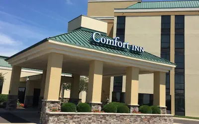 Comfort Inn & Suites Piqua-Near Troy-I75